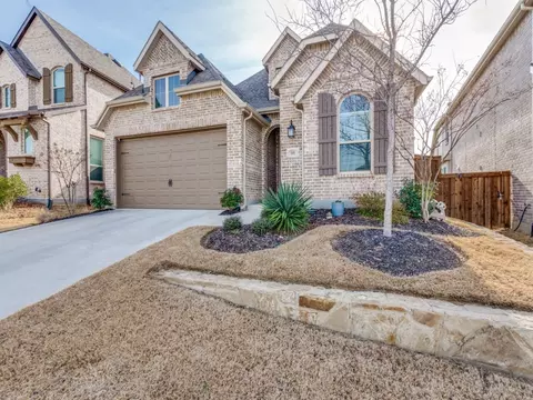 1808 Pelham Dr, Aubrey, TX 76227