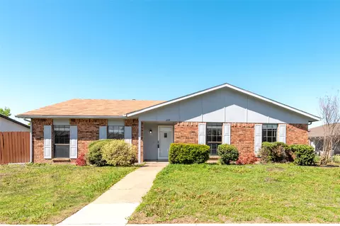 2119 Meadfoot Rd, Carrollton, TX 75007
