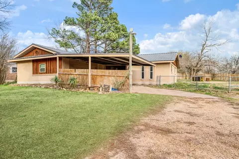 970 Mansfield Rd, Reno, TX 75462