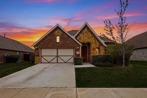 1020 Embers Ln, Denton, TX 76201