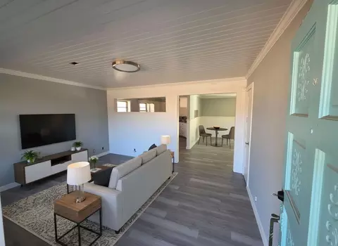 506 Meadow Dr, Gainesville, TX 76240