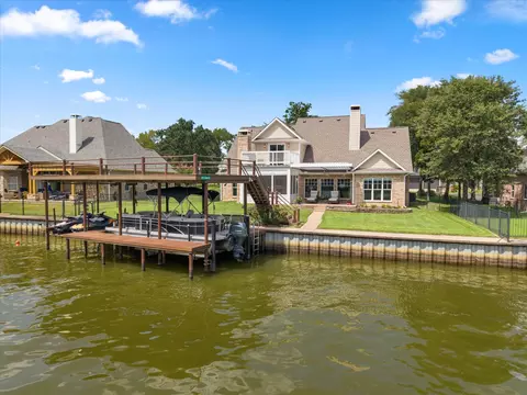 254 Saint Andrews Dr E, Mabank, TX 75156