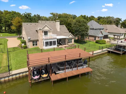 254 Saint Andrews Dr E, Mabank, TX 75156