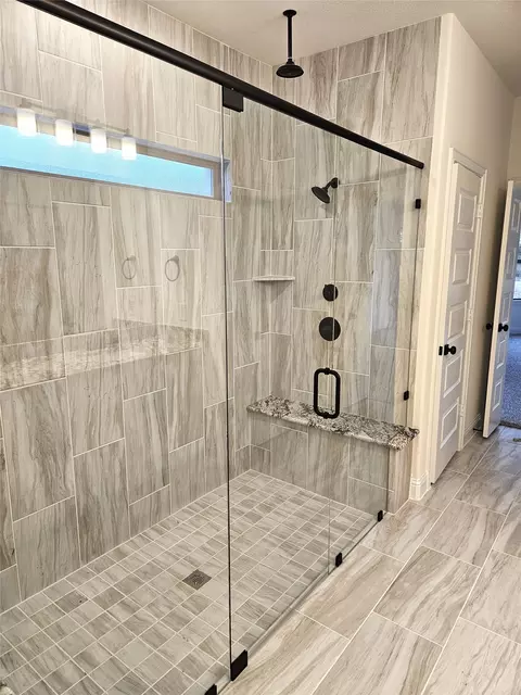Bath - 2079 Slate Dr, Howe, TX 75459 photo 4 of 4