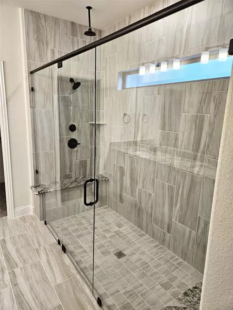 Bath - 2079 Slate Dr, Howe, TX 75459 photo 3 of 4