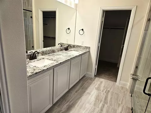 Bath - 2079 Slate Dr, Howe, TX 75459 photo 2 of 4