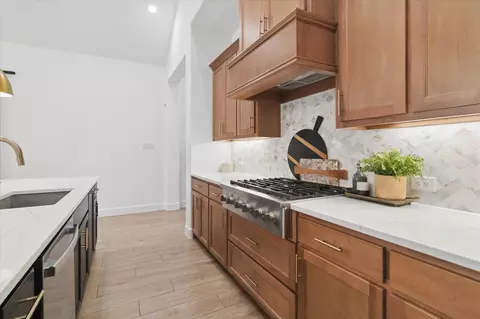 Kitchen - 582 Broadleaf Way, Haslet, TX 76052 photo 3 of 4