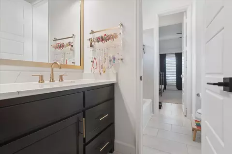 Bath - 582 Broadleaf Way, Haslet, TX 76052 photo 6 of 7