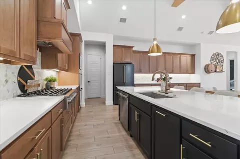 Kitchen - 582 Broadleaf Way, Haslet, TX 76052 photo 4 of 4