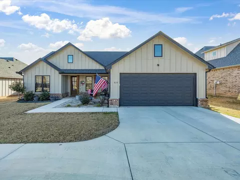825 Holbrook Rd, Springtown, TX 76082