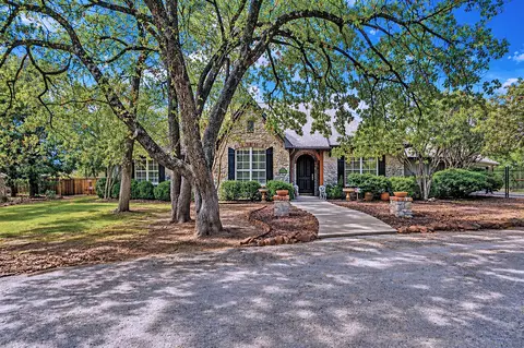 15 Oak Bluff Dr, Cross Roads, TX 76227