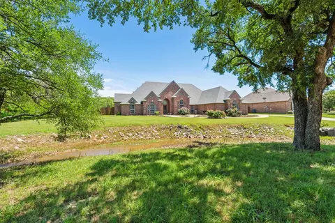 3045 Preston Club Dr, Sherman, TX 75092