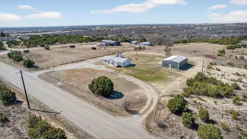 3750 Dennis Rd, Weatherford, TX 76087