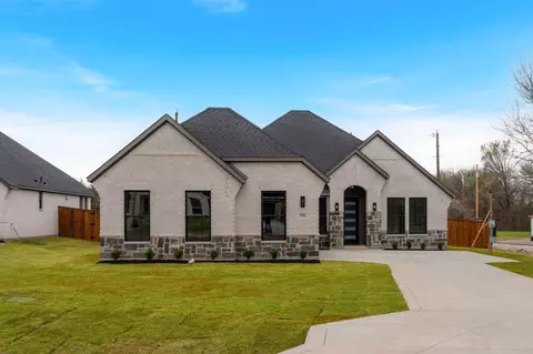 596 E Woodell Dr, Glenn Heights, TX 75154
