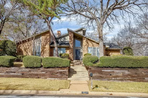 2712 Butler Dr, Arlington, TX 76012