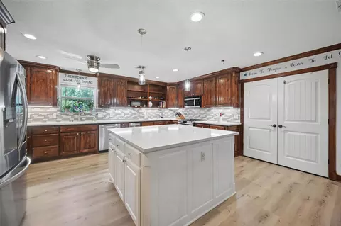 Kitchen - 2800 E Fm 4, Cleburne, TX 76031 photo 3 of 5