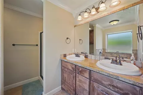 Bath - 2800 E Fm 4, Cleburne, TX 76031 photo 5 of 6