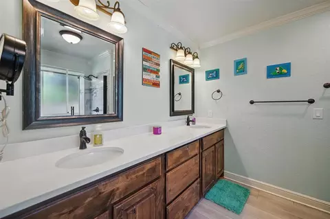 Bath - 2800 E Fm 4, Cleburne, TX 76031 photo 1 of 6
