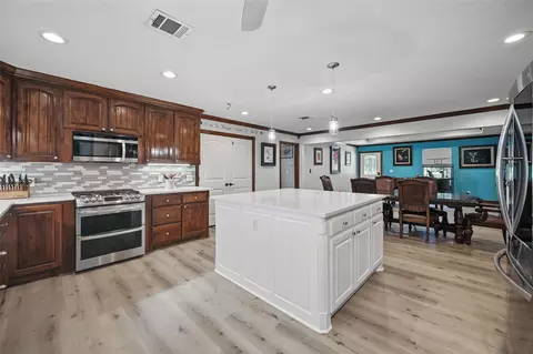 Kitchen - 2800 E Fm 4, Cleburne, TX 76031 photo 2 of 5