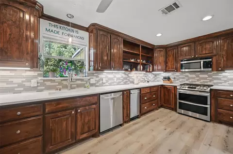 Kitchen - 2800 E Fm 4, Cleburne, TX 76031 photo 5 of 5