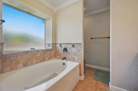 Bath - 2800 E Fm 4, Cleburne, TX 76031 photo 6 of 6