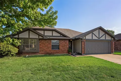3317 Fairmeadows Ln, Fort Worth, TX 76123