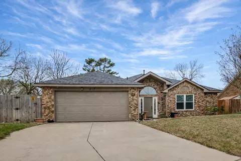 417 Hopewell St, Grand Prairie, TX 75052