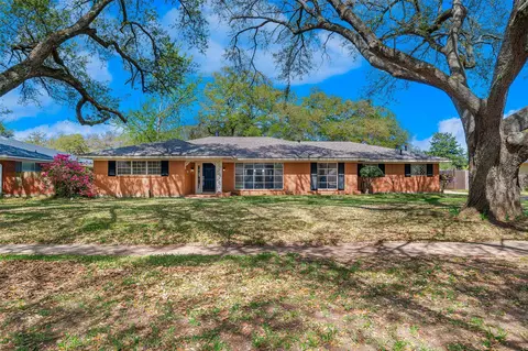 2309 Arlington Pl, Bossier City, LA 71111