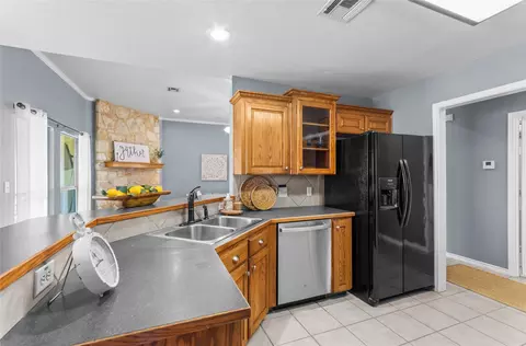 Kitchen - 401 Greystone Dr, Lorena, TX 76655 photo 2 of 4