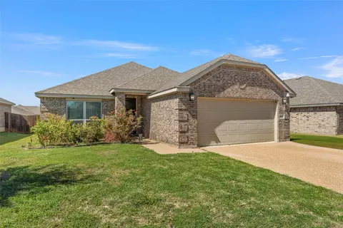 3025 Paint Horse Dr, Robinson, TX 76706