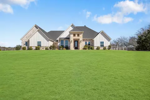 123 S Silver Saddle Trl, Weatherford, TX 76087