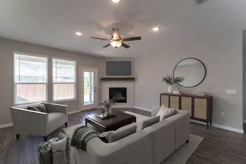 Living - 2020 Robert St, Anna, TX 75409 photo 2 of 2