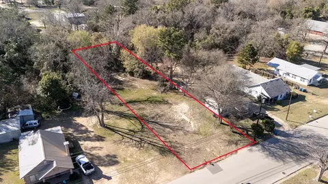 825 N Prairieville St, Athens, TX 75751