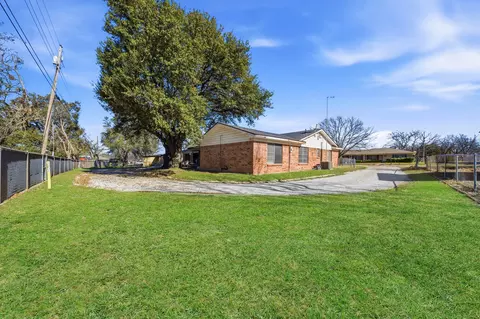Exterior - 104 Beard Dr, Itasca, TX 76055 photo 7 of 8