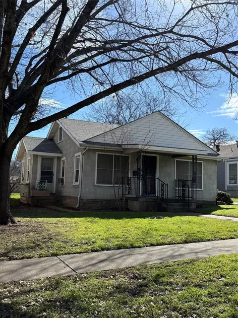 4033 Locke Ave, Fort Worth, TX 76107