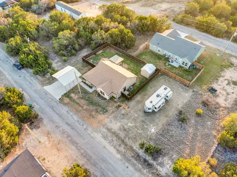 2224 Woodcrest Trl, Granbury, TX 76048