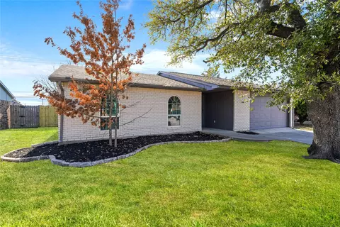 5516 Maple Ln, Rowlett, TX 75089