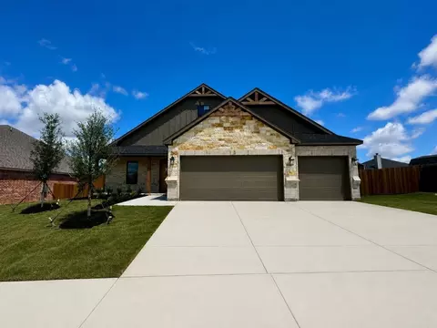 1900 W Westhill Dr, Cleburne, TX 76033