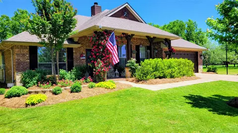 634 Half Moon Way, Runaway Bay, TX 76426