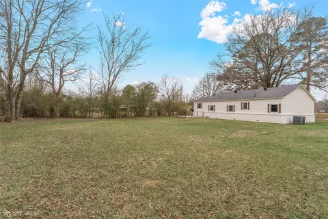 Exterior - 16242 Highway 157, Benton, LA 71006 photo 5 of 7