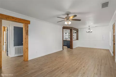 Living - 16242 Highway 157, Benton, LA 71006 photo 3 of 4