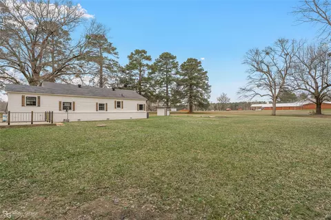 Exterior - 16242 Highway 157, Benton, LA 71006 photo 4 of 7