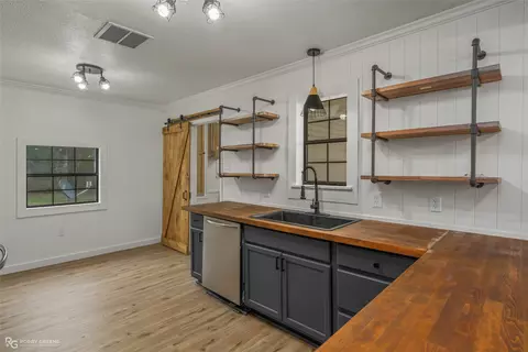 Kitchen - 16242 Highway 157, Benton, LA 71006 photo 1 of 4