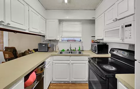 Kitchen - 2409 Macarthur Dr, Waco, TX 76708 photo 2 of 4