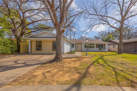 2804 Norwood Ln, Arlington, TX 76013
