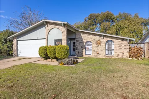 4417 Campion Ln, Fort Worth, TX 76137