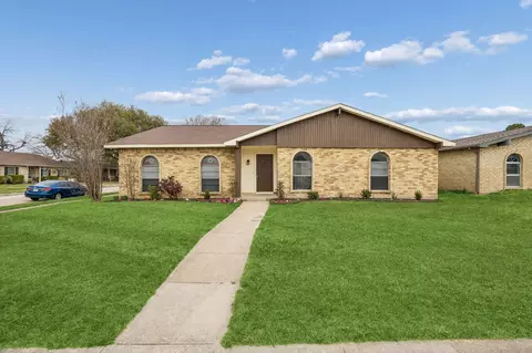 2001 Emory Oak Dr, Carrollton, TX 75007