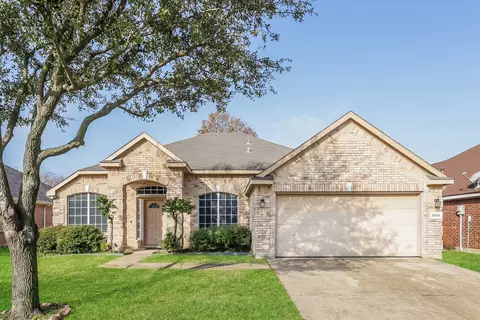 5051 Showdown Ln, Grand Prairie, TX 75052