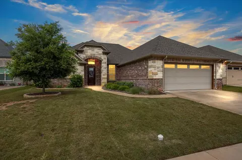 317 Paddle Boat Dr, Granbury, TX 76049