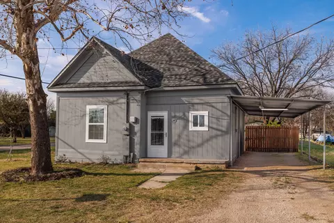 612 W Parsonage St, Winters, TX 79567